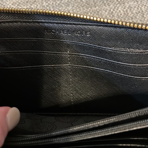 MICHAEL Michael Kors Jet Set East West Top Zip Tote and wallet Combo - Picture 4 of 9